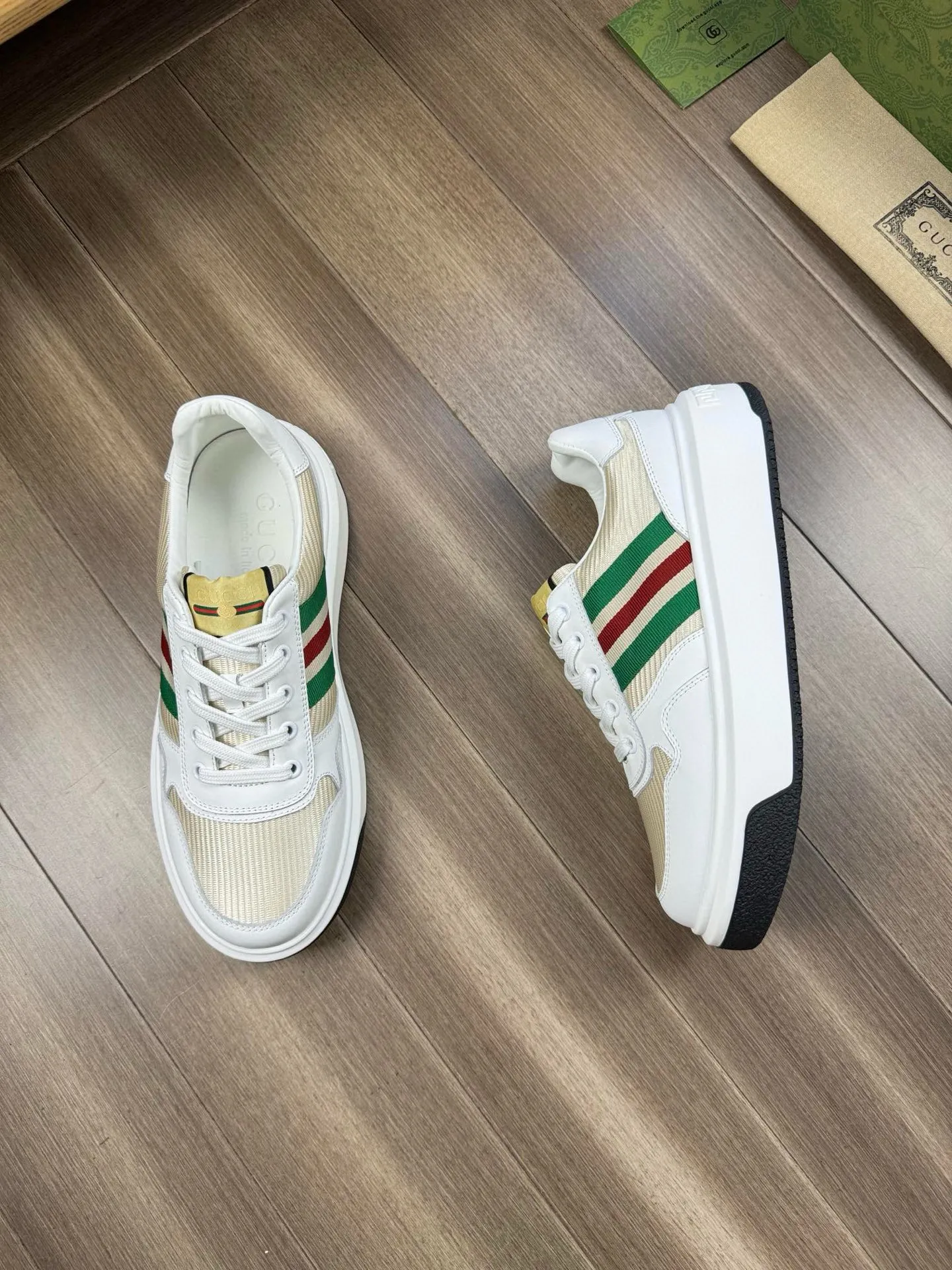 [Gucci] Gucci men's shoes 💰820💰 - High-end quality original order - Upper: 🔝Imported Nappa calfskin·Brand high mercerized cloth·Brand webbing -Inner: water-dyed cowhide, -Outsole: ultra-light T men's shoes💰U foam. Rubber; two-color molded outsole -Ultra-high quality control·Fine workmanship: highlighted (high-end·luxury·grade) -Size: 38-44 (45, can be customized)